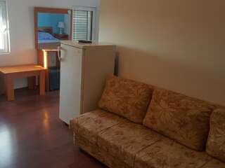 Апартаменты Buljarica Bay Apartments Петровац Апартаменты-студио с видом на море-5