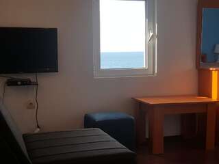Апартаменты Buljarica Bay Apartments Петровац Апартаменты-студио с видом на море-8