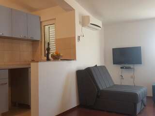 Апартаменты Buljarica Bay Apartments Петровац Апартаменты с видом на море-11